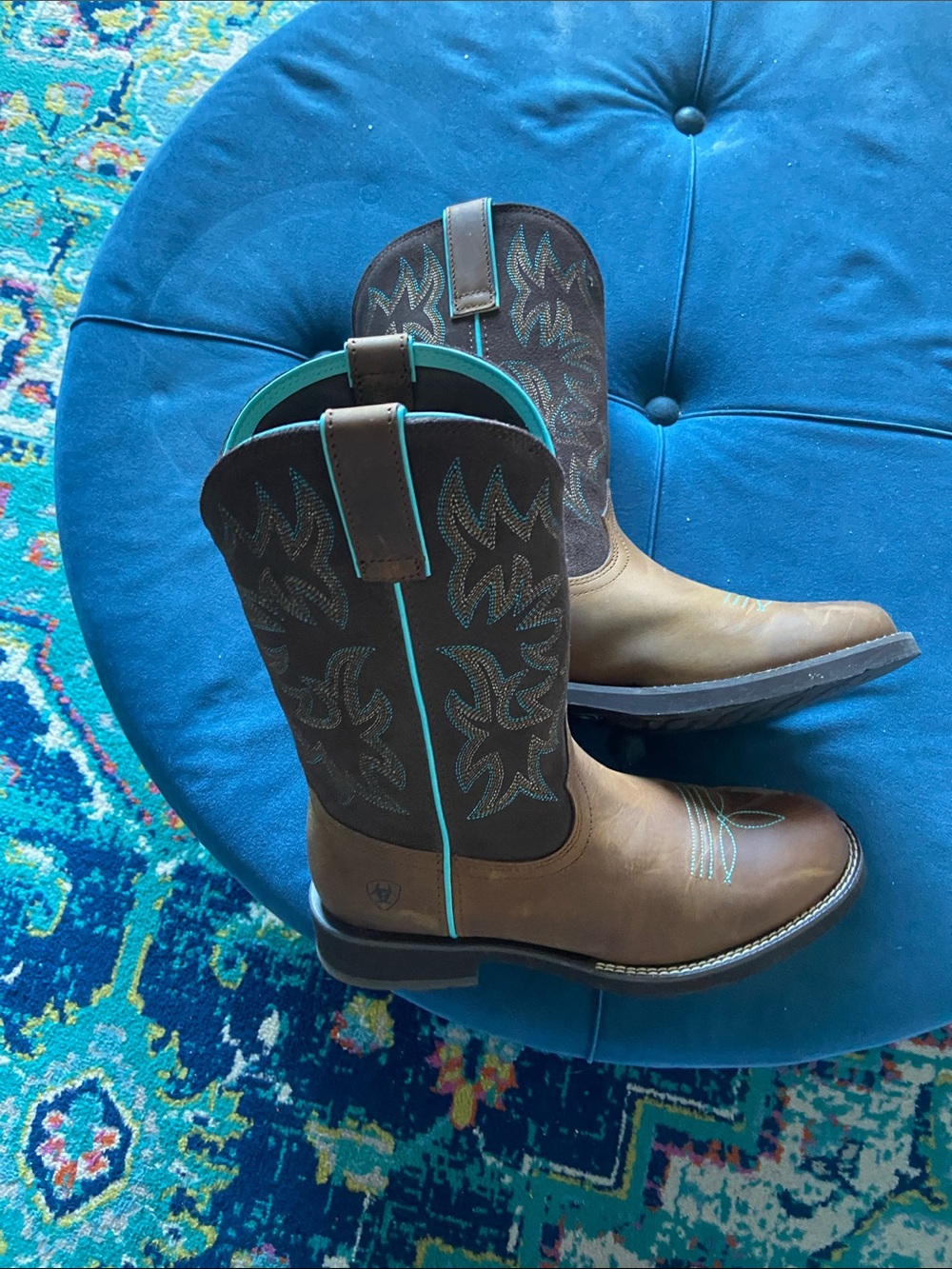 Ariat womans 9 boot - Picture 3 of 6